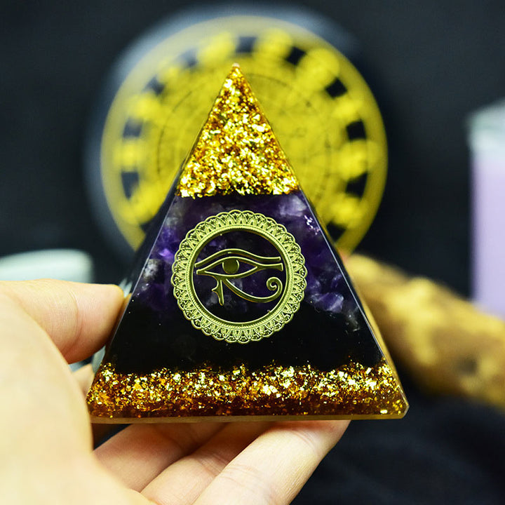 Pirámide de orgón con símbolo del ojo de Horus, amatista y obsidiana de Olivenorma 