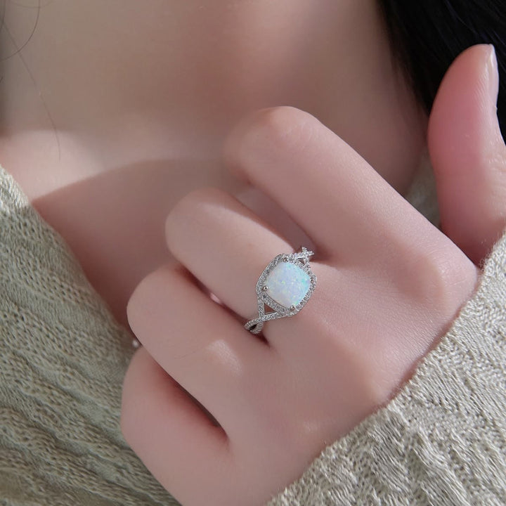 Anillo de circonita blanca con ópalo cuadrado grande de Olivenorma