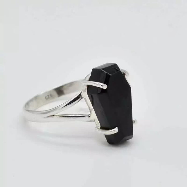 Anillo de ataúd de ónix negro de Olivenorma
