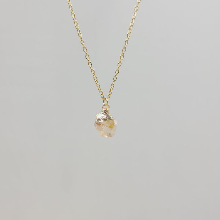Collar de gemas de piedra cruda de cristal irregular de Olivenorma