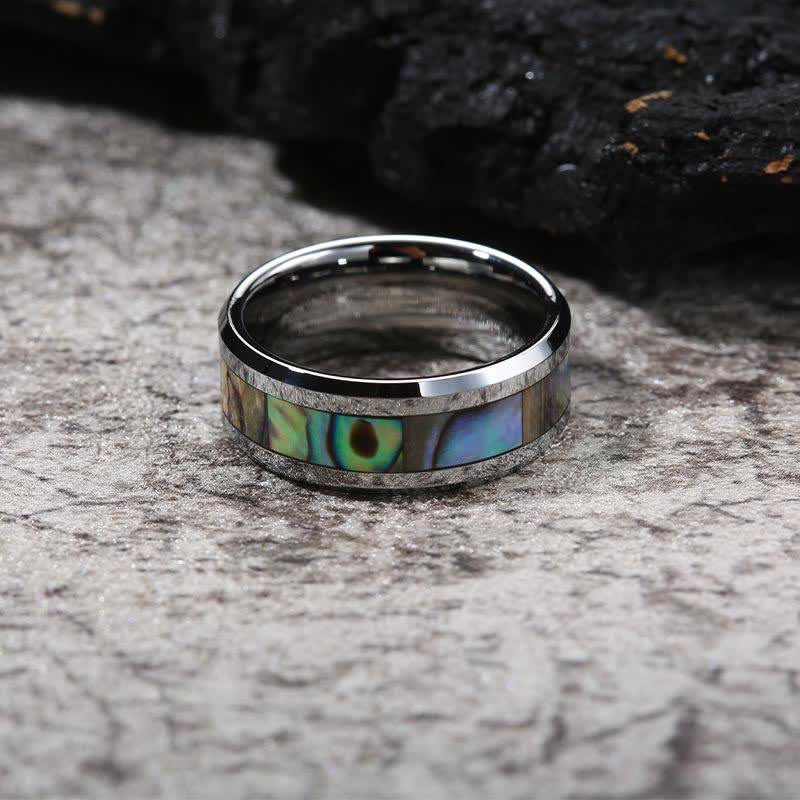 Anillo de carburo de tungsteno con concha de abulón y madera de koa de Olivenorma 