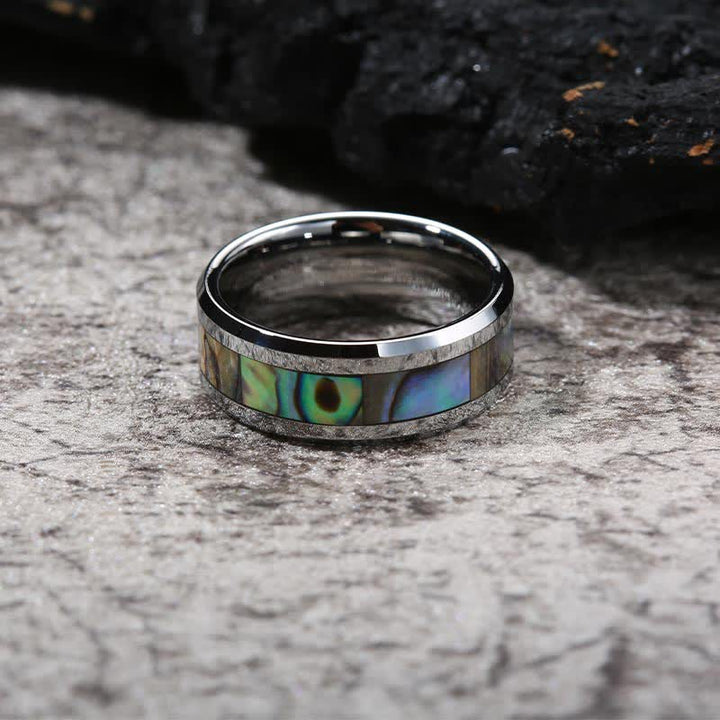 Anillo de carburo de tungsteno con concha de abulón y madera de koa de Olivenorma 