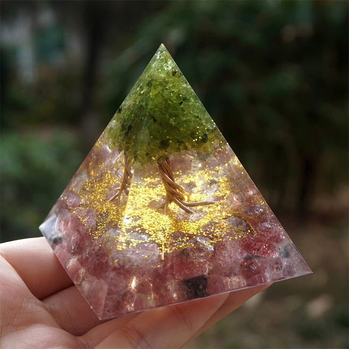 Pirámide de orgón de cuarzo fresa y peridoto con forma de árbol de la vida de Olivenorma