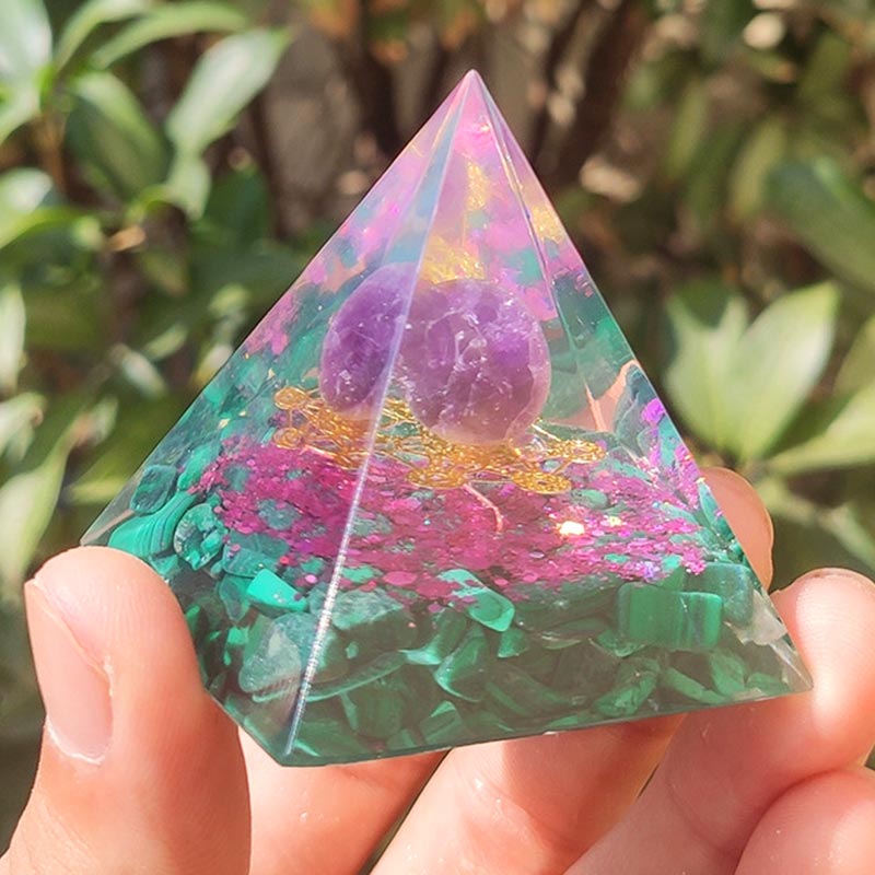 Pirámide de orgón Símbolo del cubo de Metatrón Amatista Malaquita Olivenorma