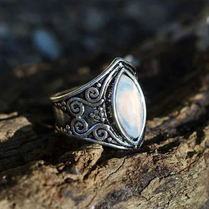 Anillo de protección curativa con piedra lunar Olivenorma