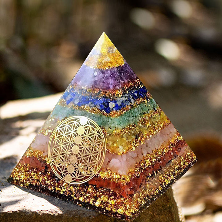 Pirámide orgónica de la flor de la vida del chakra Olivenorma