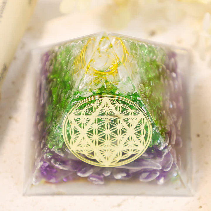 Pirámide de cristal orgónica con hexagrama de la flor de la vida de Olivenorma