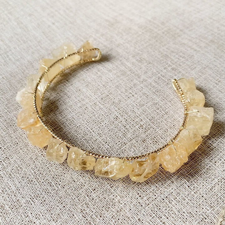 Pulsera de alambre enrollado con cuentas de grava de cristal natural de Olivenorma