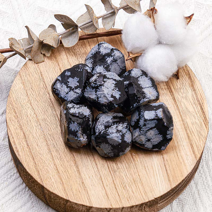 Juego de piedras pulidas naturales de obsidiana copo de nieve