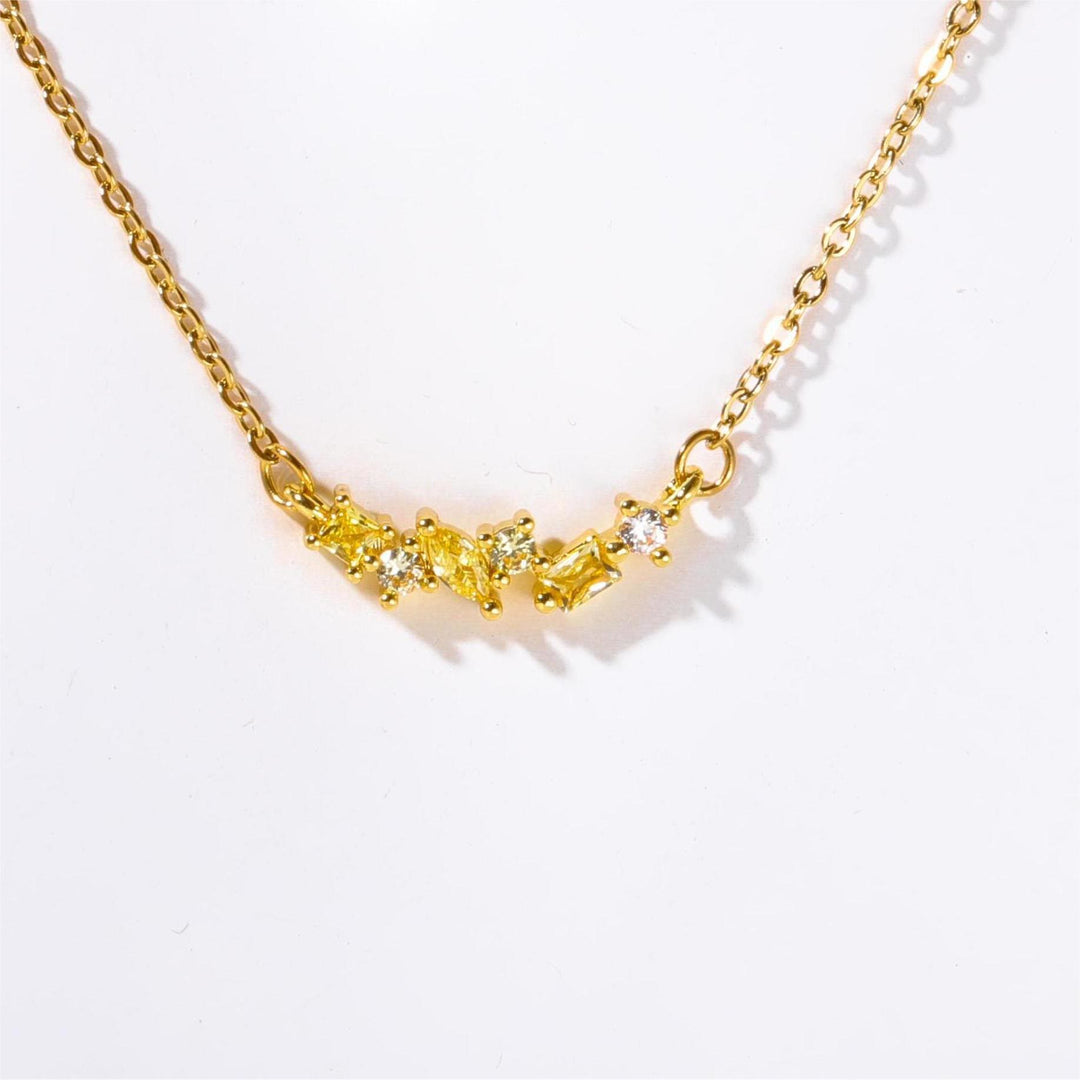 Collar de oro bañado en cobre con colgante de cuentas de piedra natal múltiple de Olivenorma