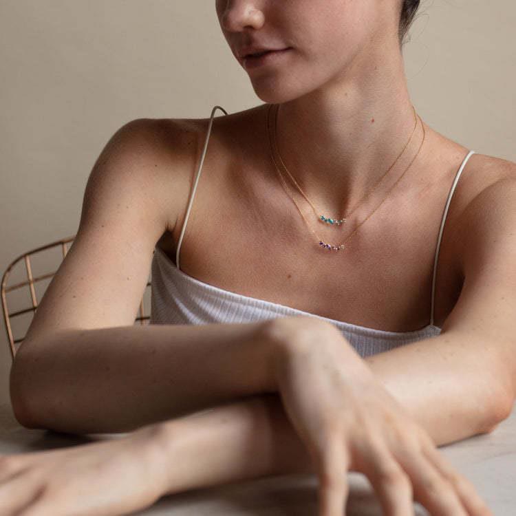 Collar de oro bañado en cobre con colgante de cuentas de piedra natal múltiple de Olivenorma