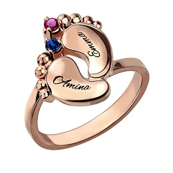 Anillo con piedras de nacimiento grabadas con pies de bebé de Olivenorma Creative
