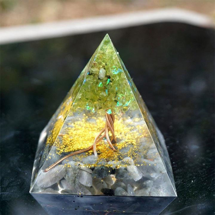 Pirámide de orgón con peridoto y piedra lunar gris del árbol de la vida de Olivenorma 