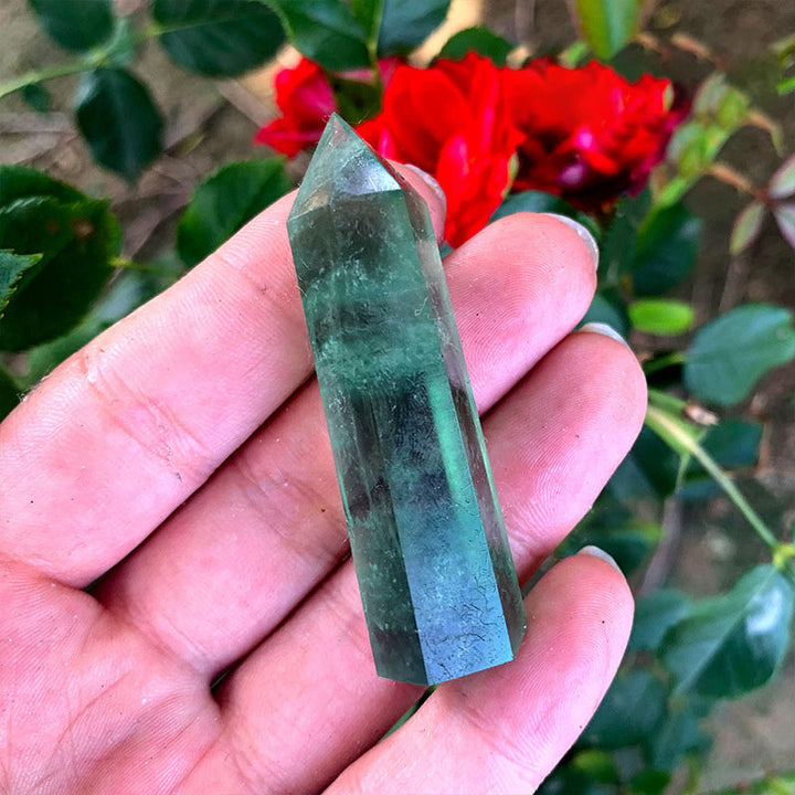Juego de torres de cristal con varitas de cristal para chakras.