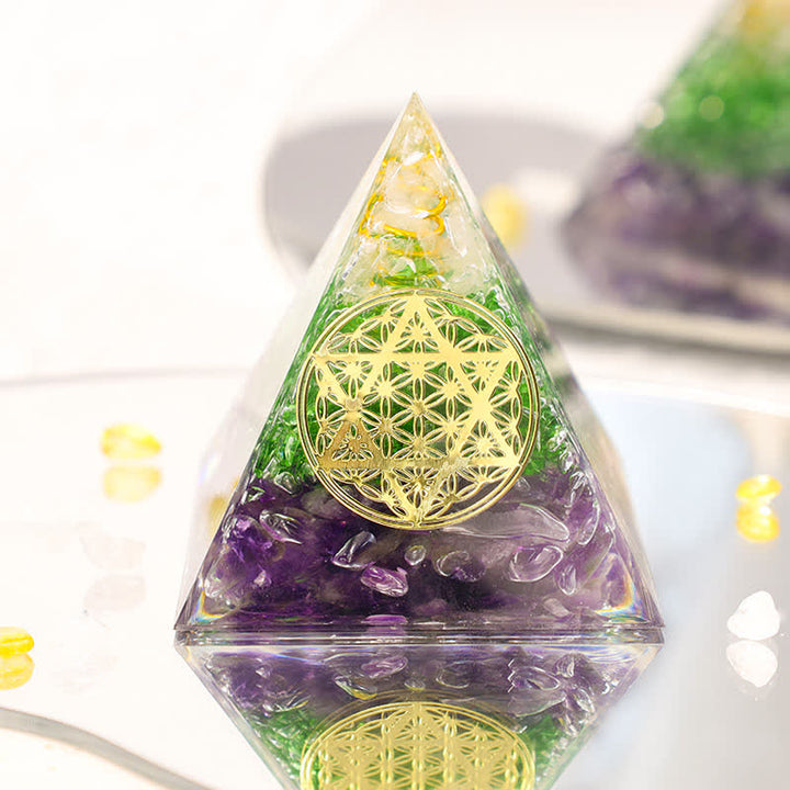 Pirámide de cristal orgónica con hexagrama de la flor de la vida de Olivenorma