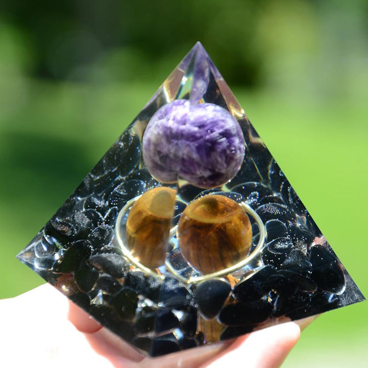 Esfera de amatista de Olivenorma con pirámide de orgón de obsidiana y ojo de tigre