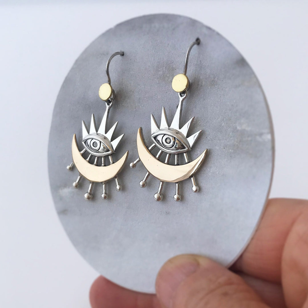 Pendientes de ojo malvado con rayos de luna creciente de Olivenorma