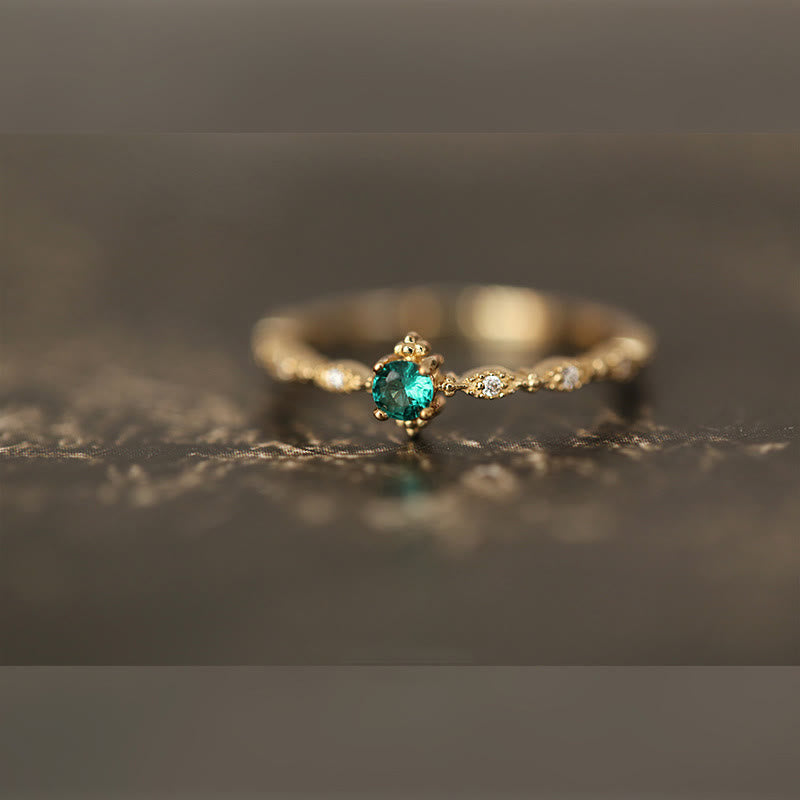 Anillo de circonita blanca esmeralda de Olivenorma
