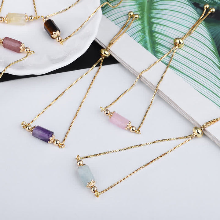 Pulsera delicada de cadena dorada con cristales naturales de Olivenorma 