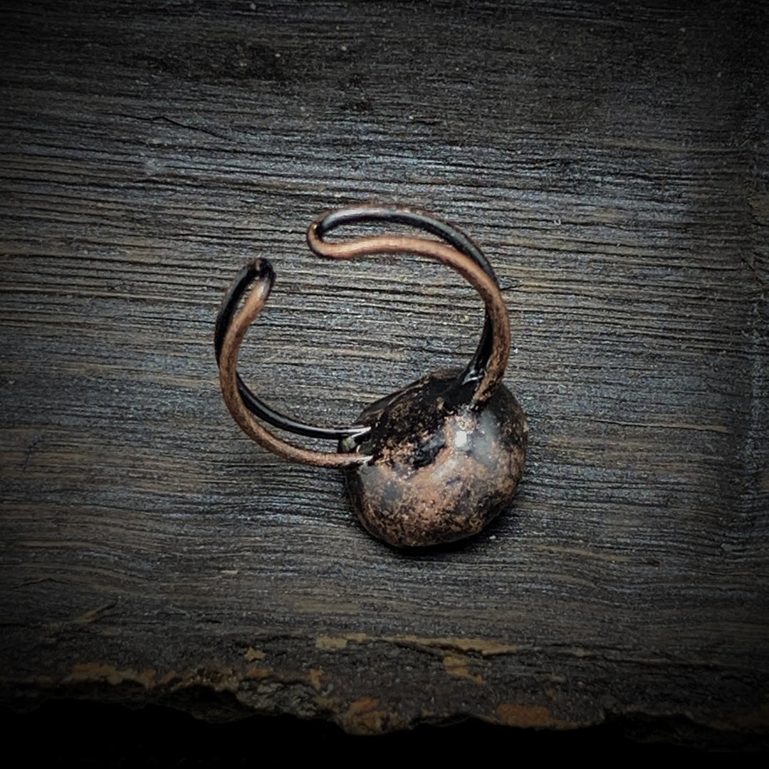 Anillo ajustable con doce piedras de nacimiento de piedra irregular natural en bruto de Olivenorma 