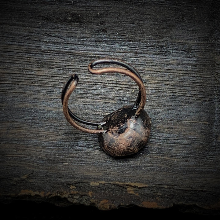 Anillo ajustable con doce piedras de nacimiento de piedra irregular natural en bruto de Olivenorma 