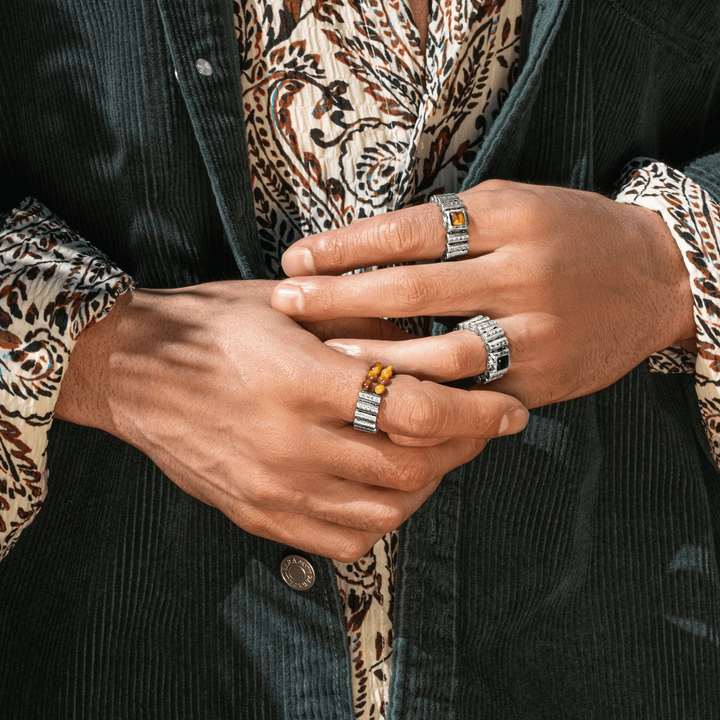Anillo con mantra de ojo de tigre de Olivenorma