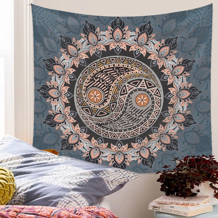 Tapiz con diseño circular Qiankun con flores bohemias de Olivenorma