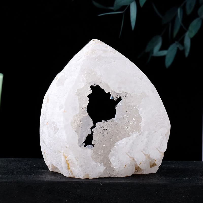 Adornos de piedras preciosas con forma de llama de cristal natural de Olivenorma