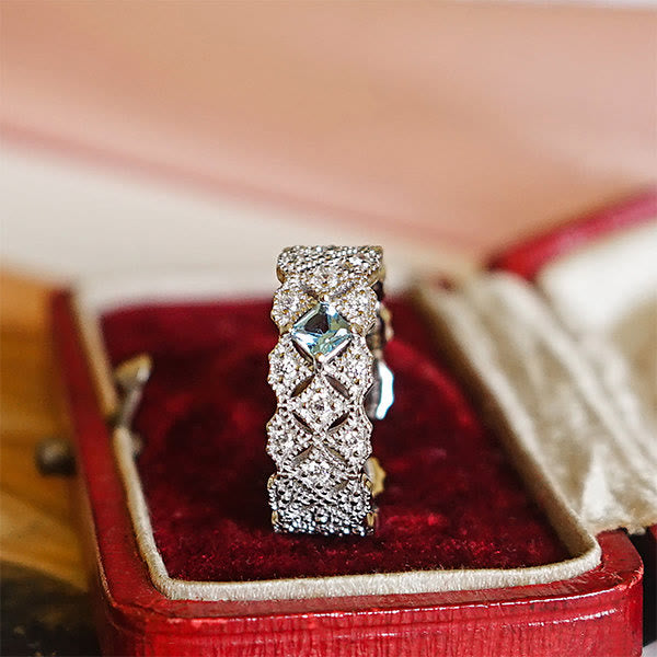 Anillo de topacio azul retro "Sea Blue" de Olivenorma