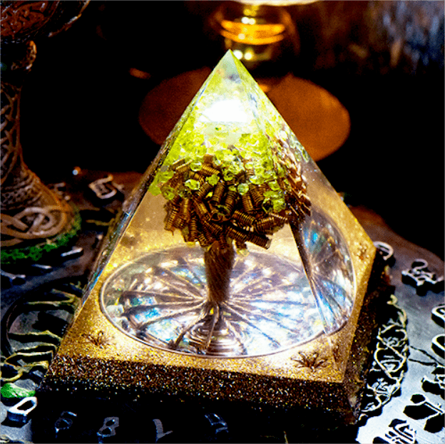 Pirámide de orgón de peridoto del árbol de la vida de Olivenorma
