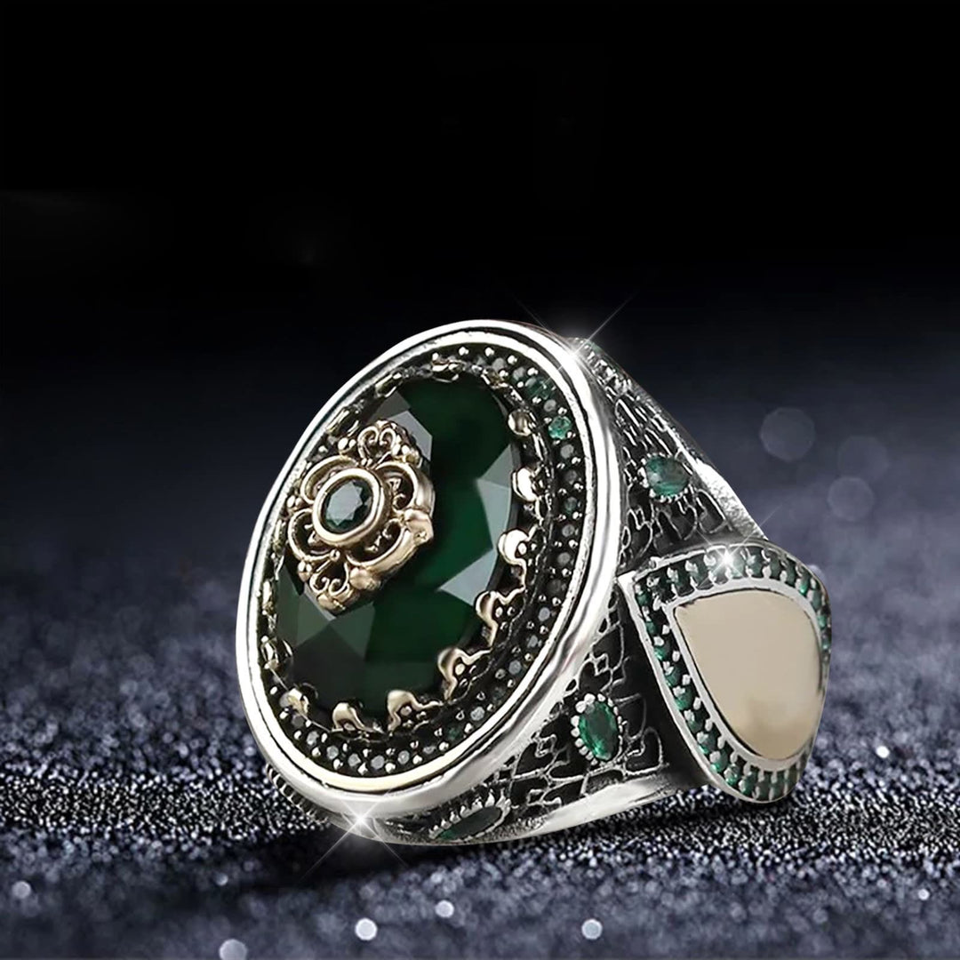 Anillo apilable con esmeralda y gota de agua de Olivenorma 