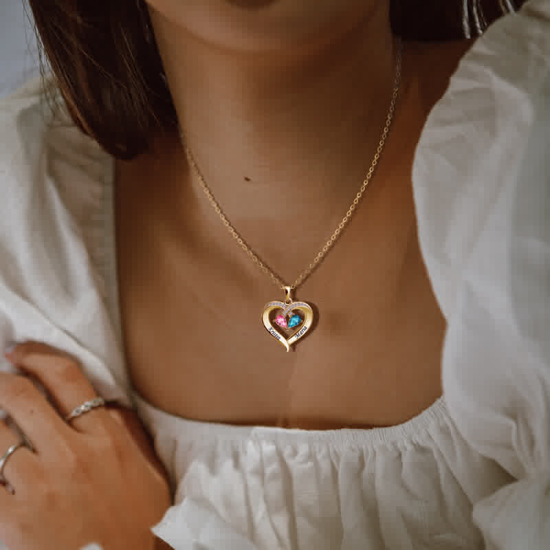 Collar con piedras de nacimiento en forma de corazón grabado y personalizado de Olivenorma - image 2