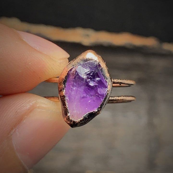 Anillo ajustable con doce piedras de nacimiento de piedra irregular natural en bruto de Olivenorma 
