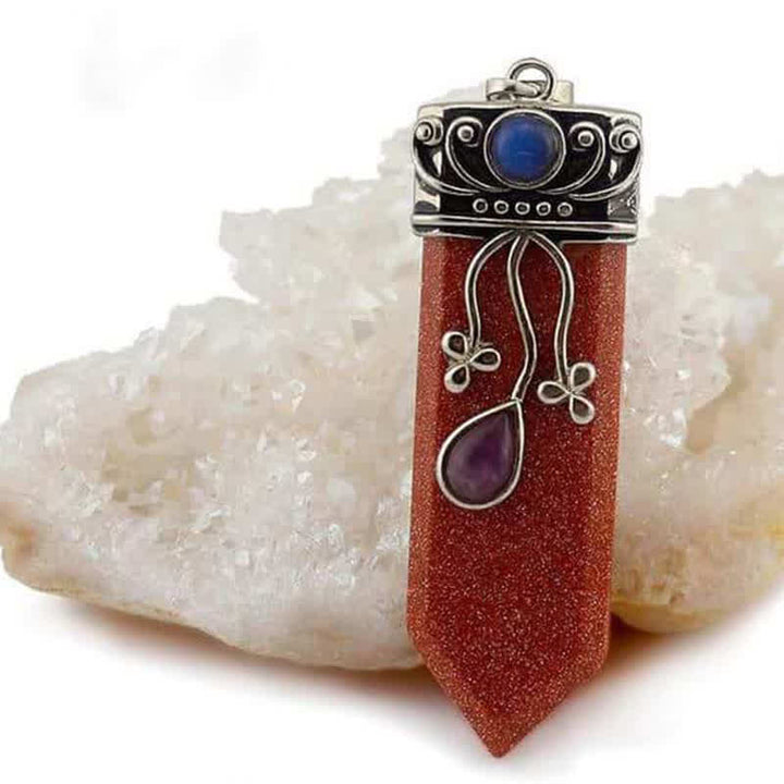 Collar de piedra natural con la diosa protectora Olivenorma 