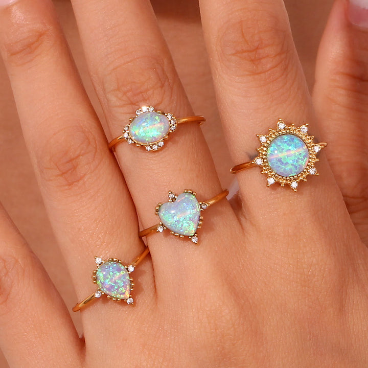 Anillo ajustable con corazón de sol y ópalo natural de Olivenorma