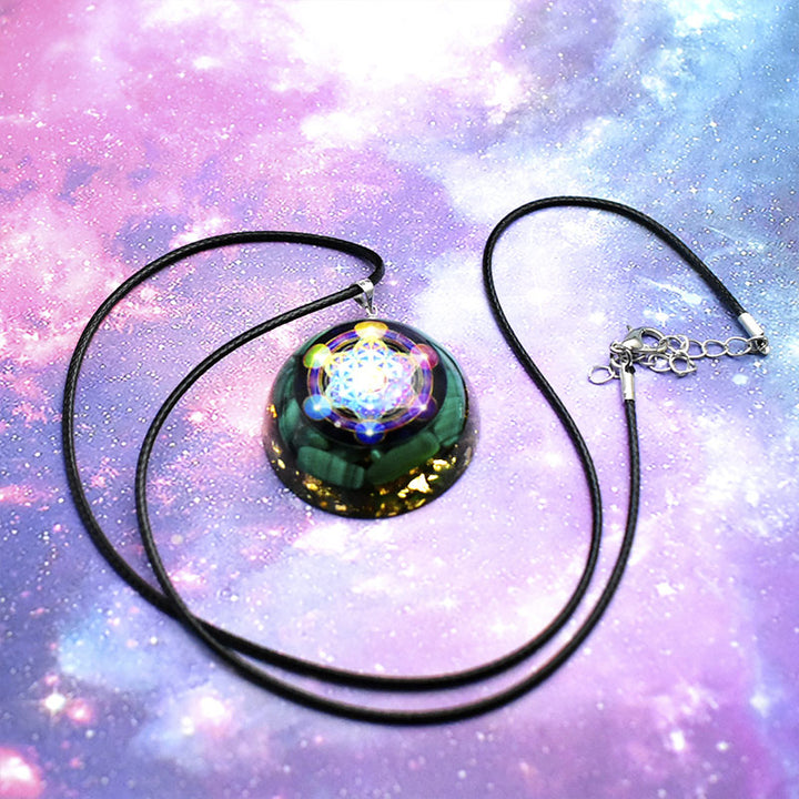 Collar con colgante de cubo de Metatrón de malaquita natural de Olivenorma 