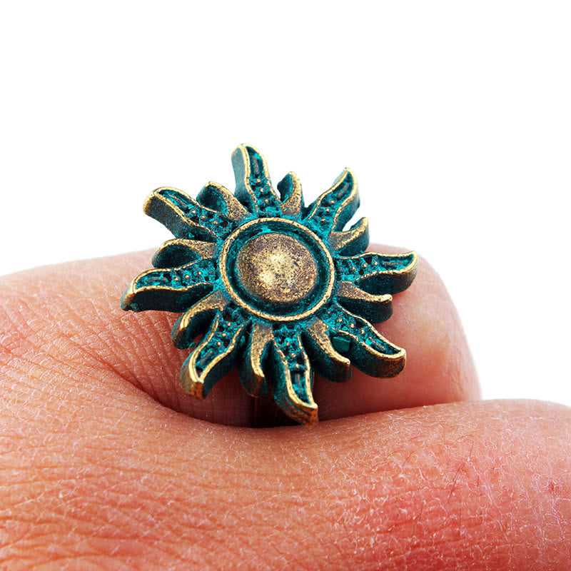 Anillo de bronce exótico gótico con sol verde oscuro de Olivenorma 