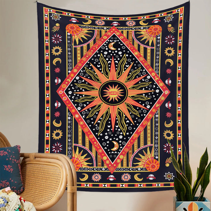 Tapiz bohemio con rayos de sol y luna de Olivenorma 