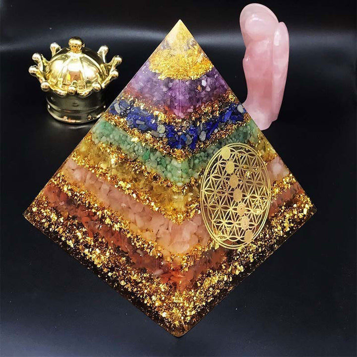 Pirámide orgónica de la flor de la vida del chakra Olivenorma