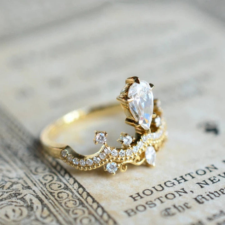Anillo de compromiso de lujo con corona de circonitas de Olivenorma 