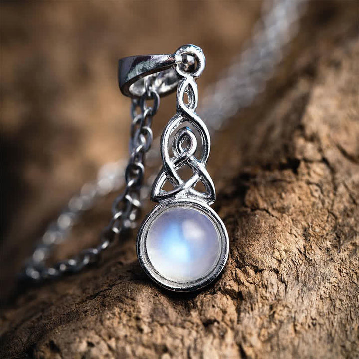 Collar de piedra lunar con nudo celta