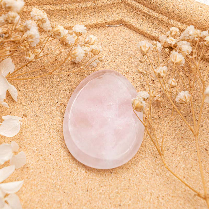 Piedra curativa para el pulgar con cuarzo rosa de Olivenorma