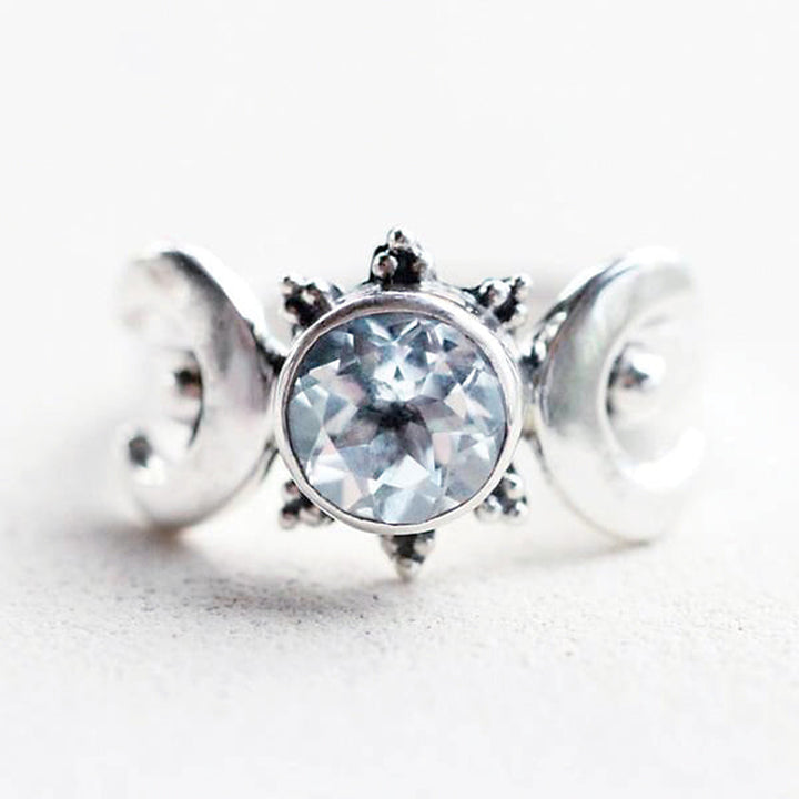 Anillo de la diosa de la luna mística de Olivenorma