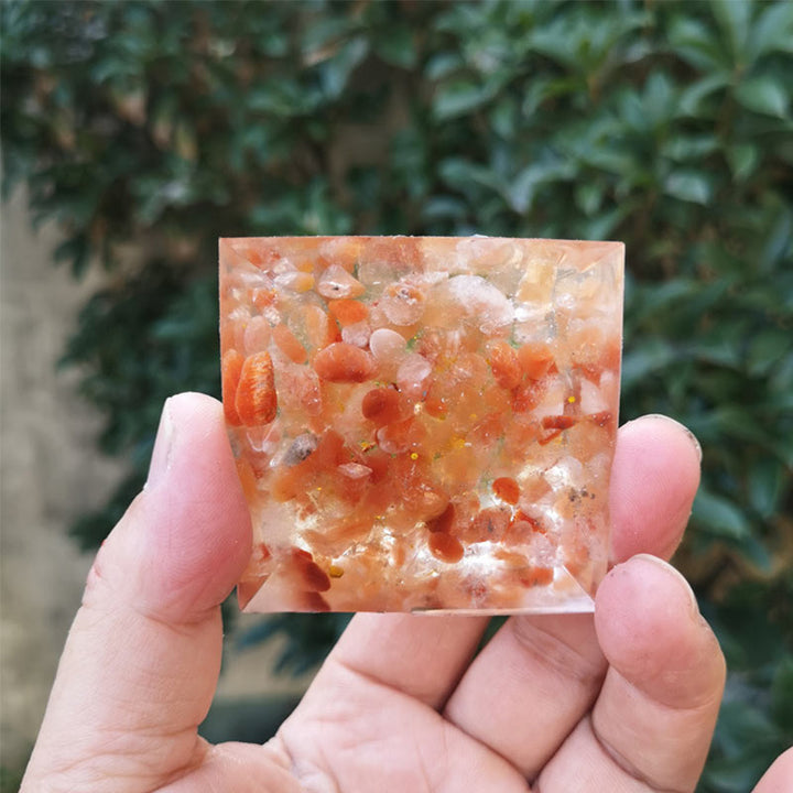 Pirámide de orgón del árbol de la vida de peridoto y piedra solar de Olivenorma
