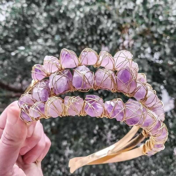 Postizo artesanal de cristal de amatista con forma de cuervo de Olivenorma