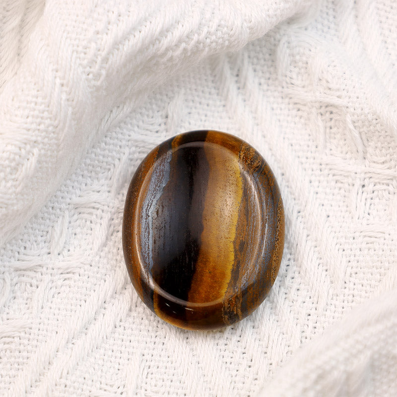 Piedra protectora para el pulgar con ojo de tigre de Olivenorma
