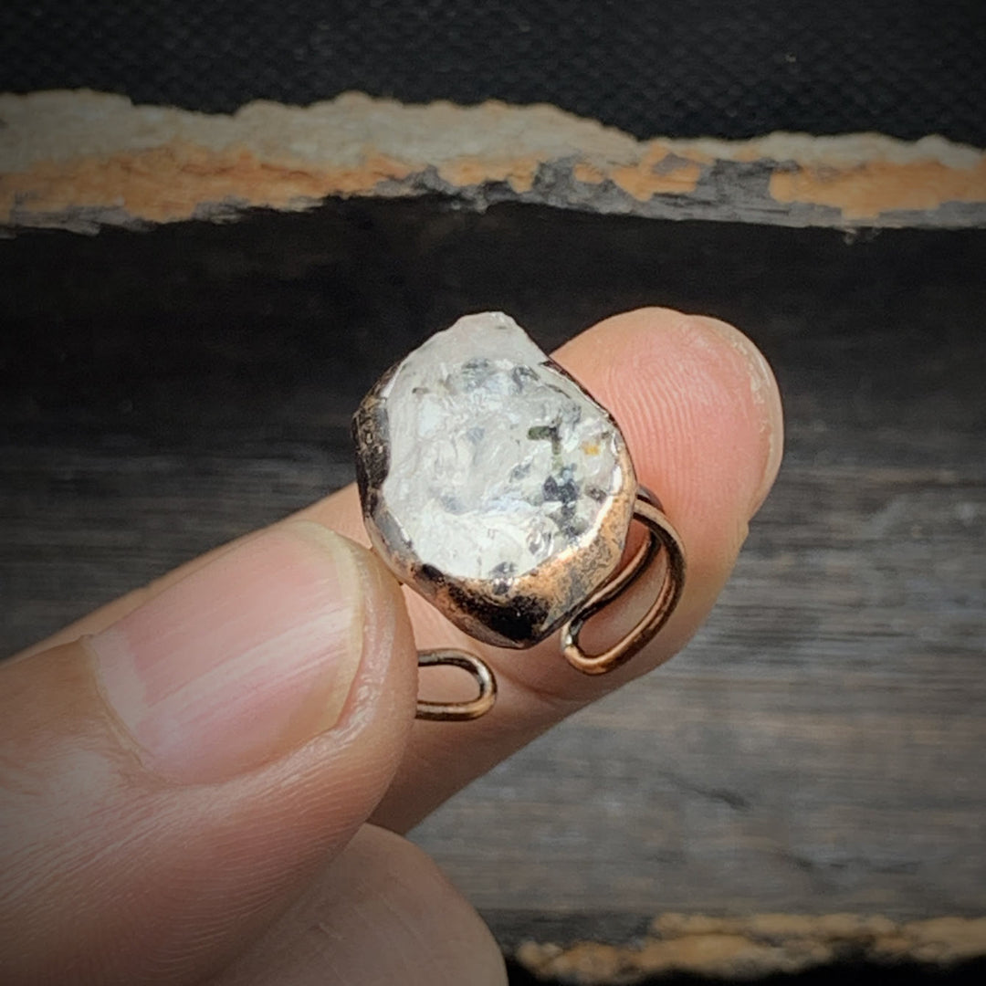 Anillo ajustable con doce piedras de nacimiento de piedra irregular natural en bruto de Olivenorma 