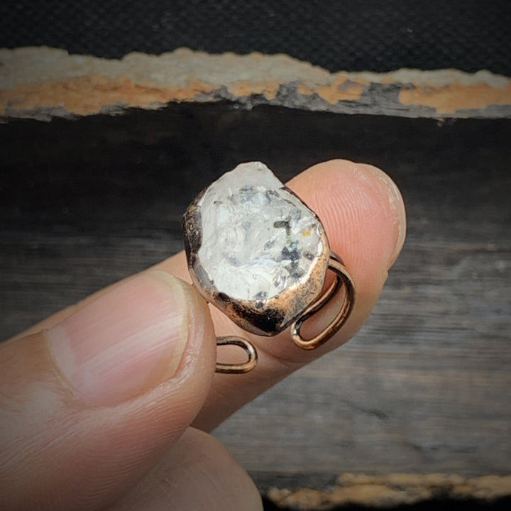 Anillo ajustable con doce piedras de nacimiento de piedra irregular natural en bruto de Olivenorma 
