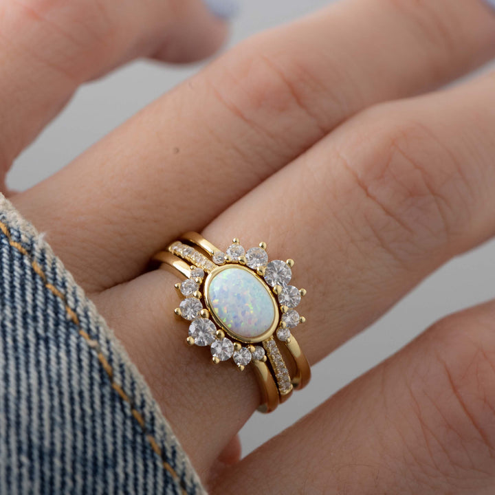 Anillo apilable de tres capas con ópalo de Olivenorma 