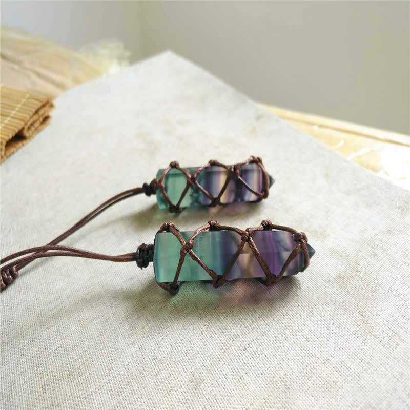 Collar de piedra preciosa con prisma hexagonal de fluorita natural de Olivenorma